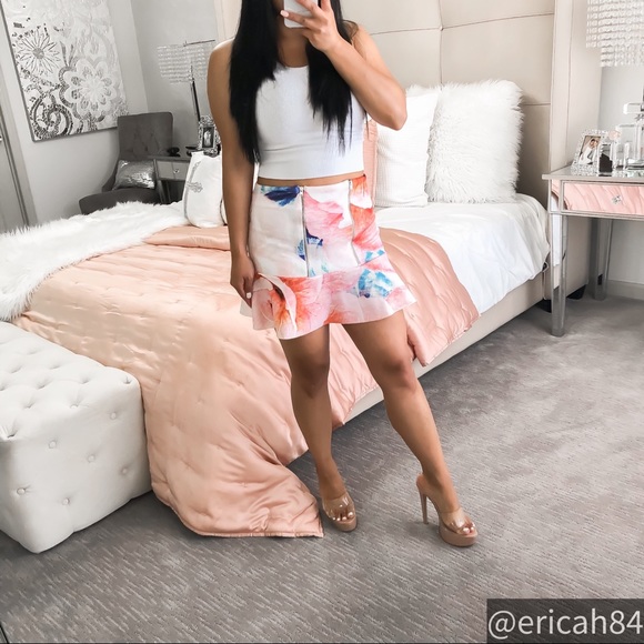 Zara mini flower detail artistic flounce skirt - Picture 2 of 12